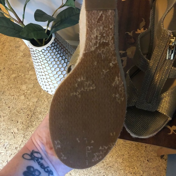 Michael Kors Gold Espadrilles Size 10 - Picture 5 of 5